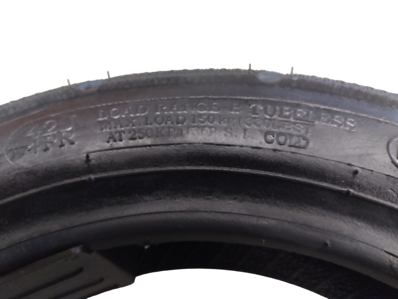 Tire 3.00 - 10 Tubeless