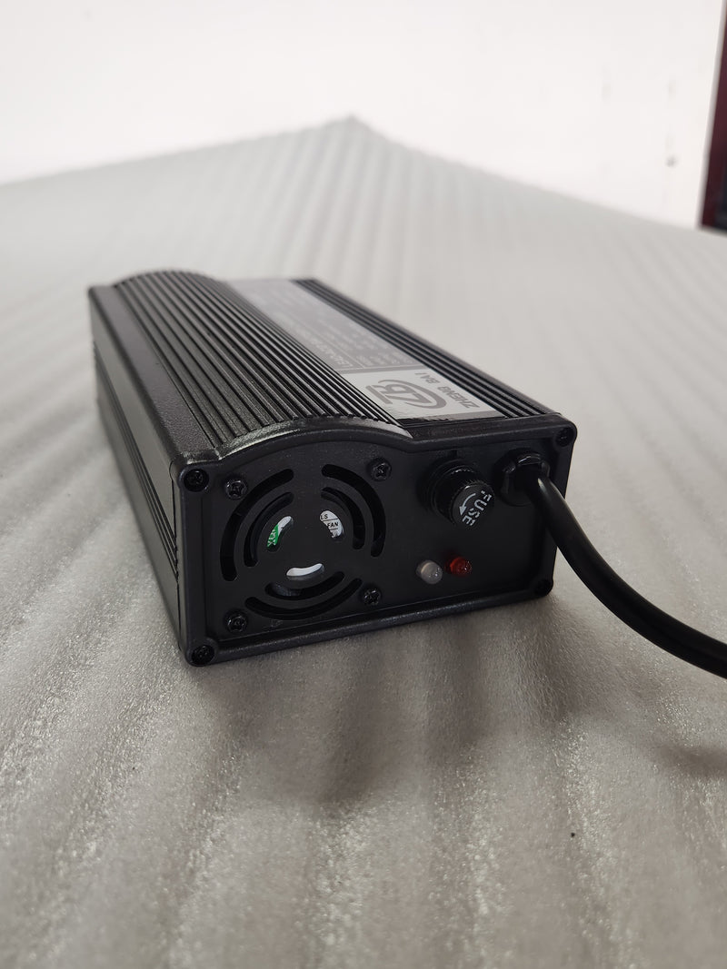Charger 24V-5.0A LAB - 3 prong XLR Plug