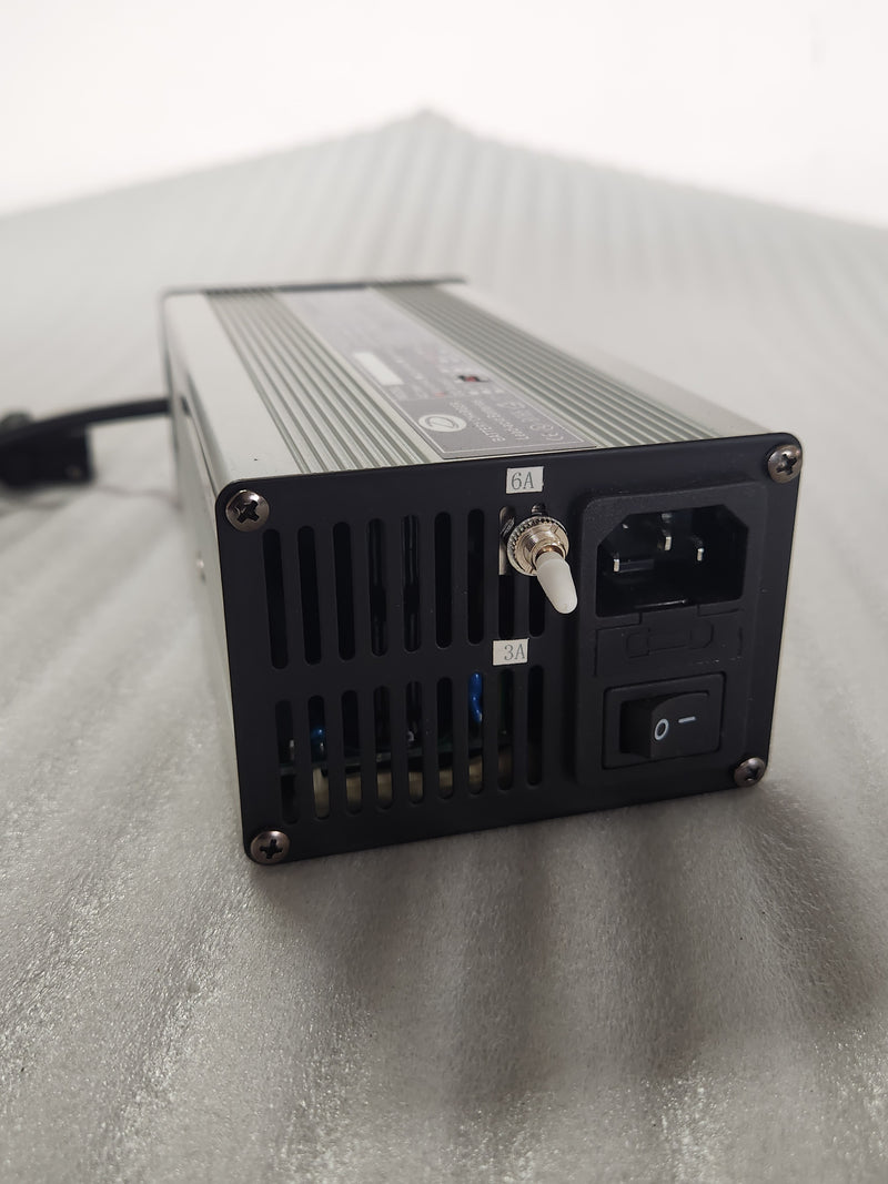 Intelligent Charger 48V 3-6A LAB - PC plug