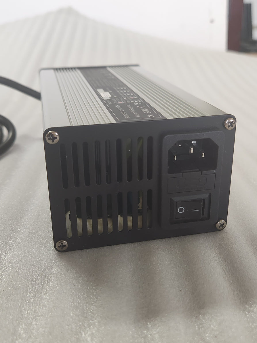 Charger 84V 3A Lithium - PC plug