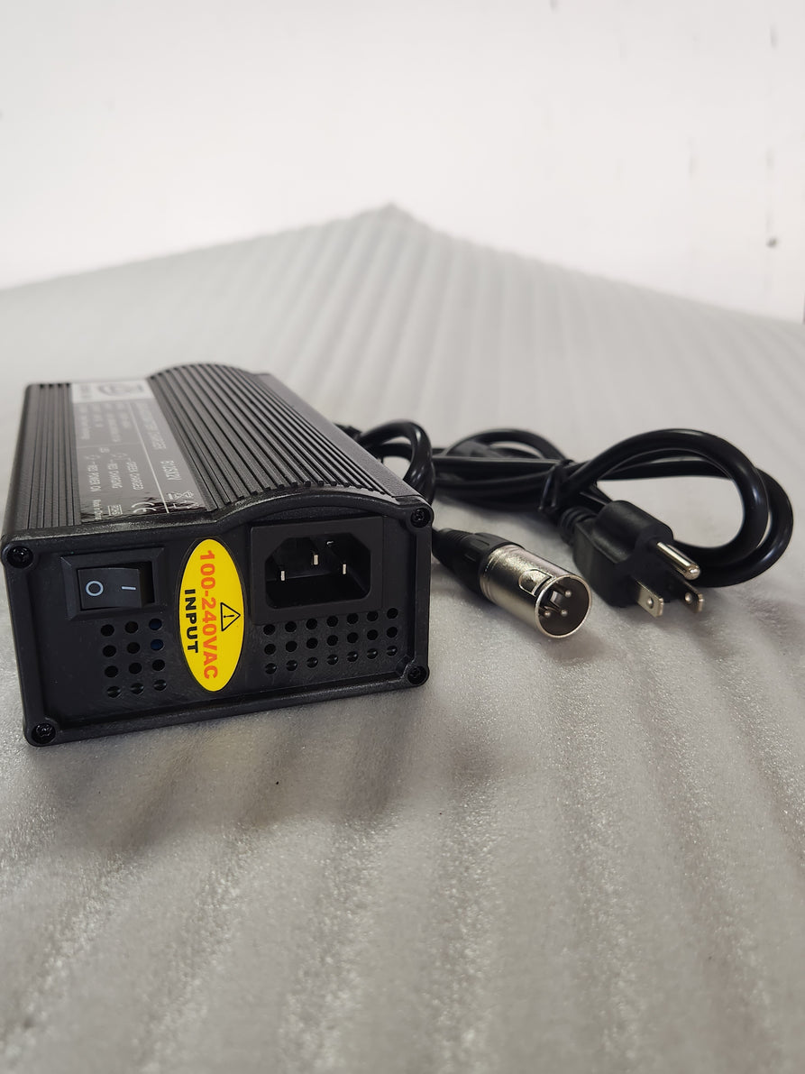 Charger 24V-5.0A LAB - 3 prong XLR Plug