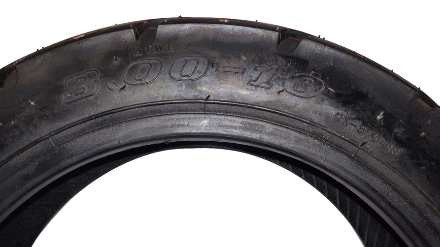 Tire 3.00 x 10 Tubeless (BOLT TREAD PATTERN)