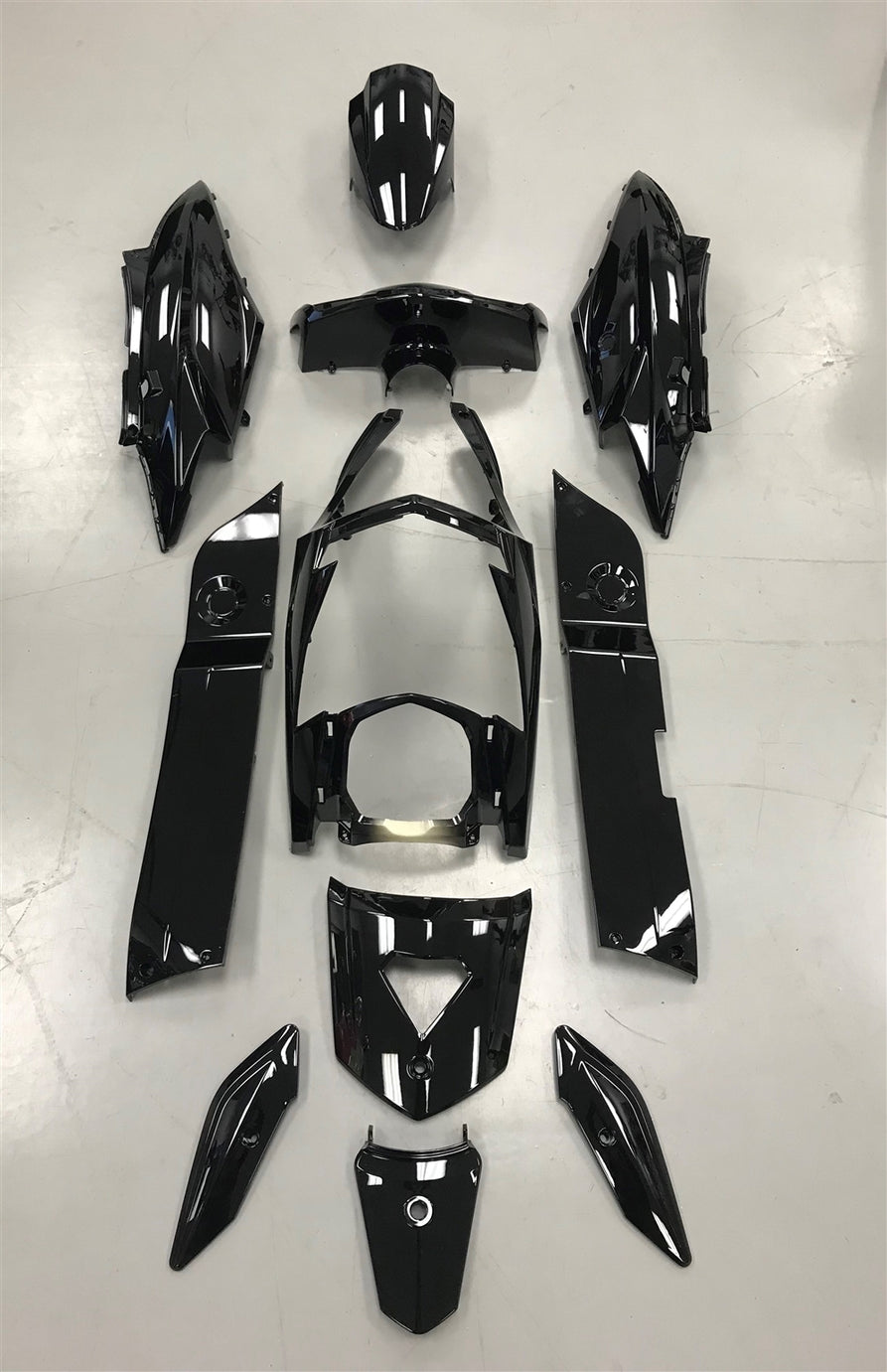 Vienna 84v (2020) Complete Body Kit - Black